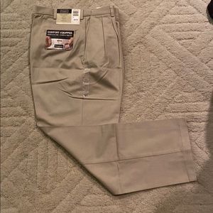 Men’s Cotton wrinkle free khakis